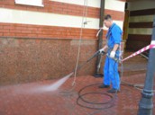 Моющее средство для очистки внешнего и внутреннего фасада автомойки